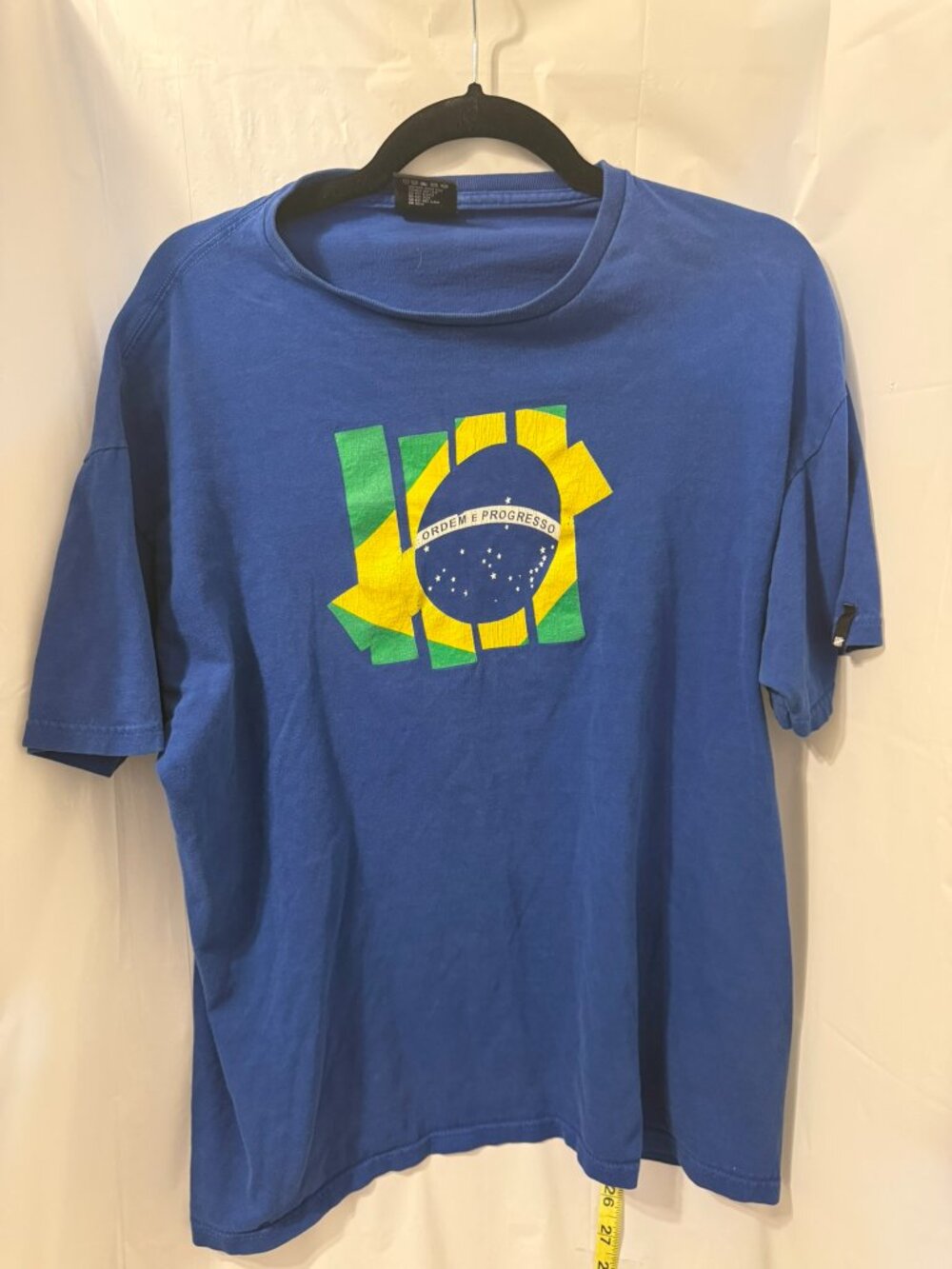 VTG RARE Undefeated UNDFTD Brazil Flag Graphic T-Shirt L